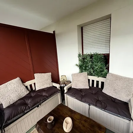 Luzea, Domaine Iratzia Apartment *